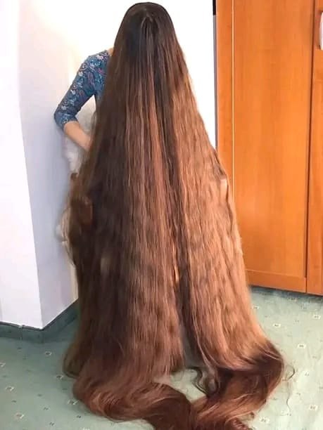 She hasn’t cut her hairs for 25 years, even though her husband begged her to. Then, one day, she finally gave up and cut her hair! Better sit down before you see what this woman looks like today